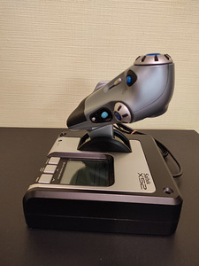 Продам saitek x52 flight control system Бу за 170-130 € (4 фото из 10)