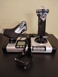 Продам saitek x52 flight control system Бу за 170-130 € (5 фото из 10)