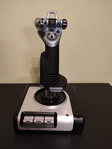 Продам saitek x52 flight control system Бу за 170-130 € (6 фото из 10)