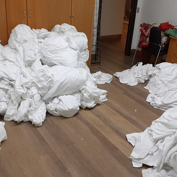Ветошь ,хорошо впитывает воду,жир,масло,различную жидкость.