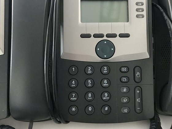 Телефон CISCO 3 Line IP Phone SPA303