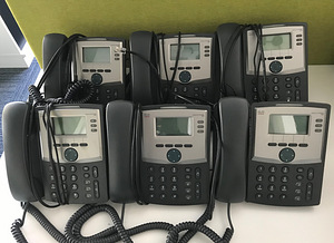Lauatelefon CISCO 3 Line IP-telefon SPA303 (2 foto / 2)