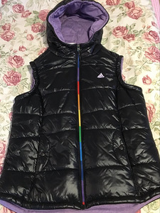 Adidas vest 40/42 (1 foto / 4)