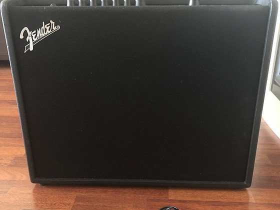 Fender mustang gt200