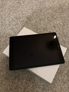 Apple Ipad 32 Гб (8-го поколения) Wi-Fi + сотовая связь (3 фото из 5)