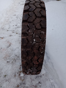 Продам шины и диски (4 фото из 5)