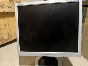 2тк монитор Samsung 710t (2 фото из 3)