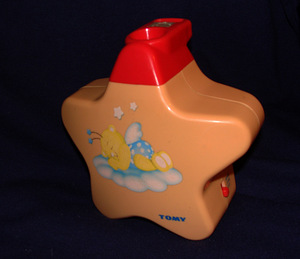 Музыкальная шкатулка и проектор от Tomy (1 фото из 3)