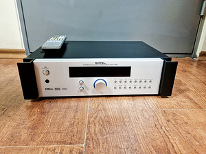 Rotel RSP-1068 eelvõimendi (1 фото из 4)