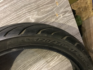 PIRELLI 120 70 17 (2 foto / 4)
