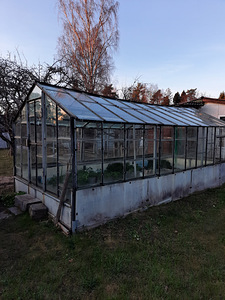 Klaasist kasvuhoone (2 foto / 4)