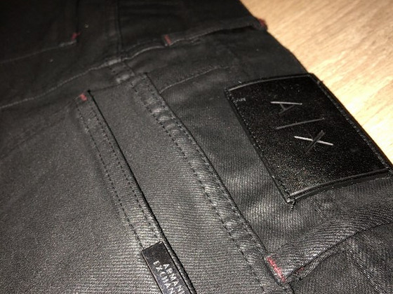 Новые мужские джинсы Armani 30 размера.