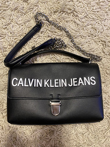Calvin Klein kott (1 foto / 2)