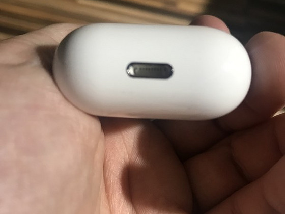 AirPods