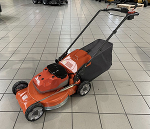 Аккумуляторная газонокосилка Husqvarna LC 551iV! (1 фото из 4)