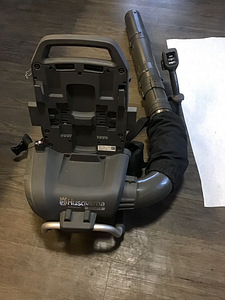 Husqvarna lehepuhur 550iBTX (1 foto / 3)