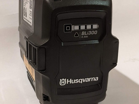 HUSQVARNA Аккумулятор BLi300