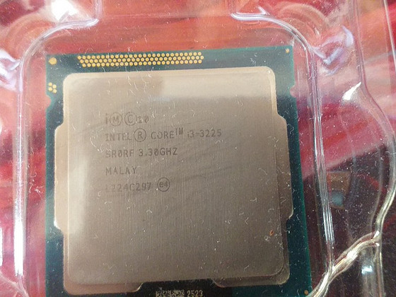 Intel i3 3225 protsessor