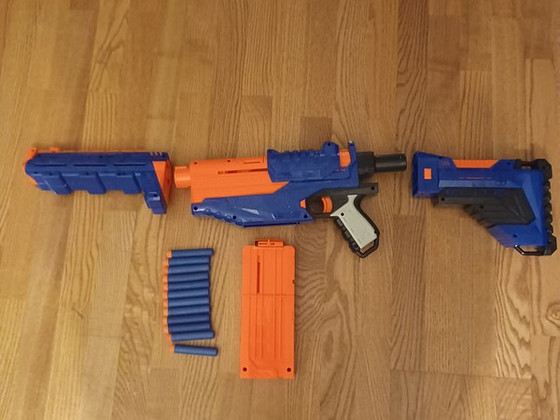 Бластер Nerf + 12 патронов