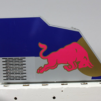 Red Bull külmik
