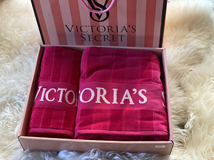 Victoria's Secret pidžaamad, pihustid, kreemid, hommikumantl (2 foto / 10)