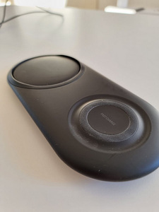 Samsung wireless charger model EP-P5200 (3 foto / 3)