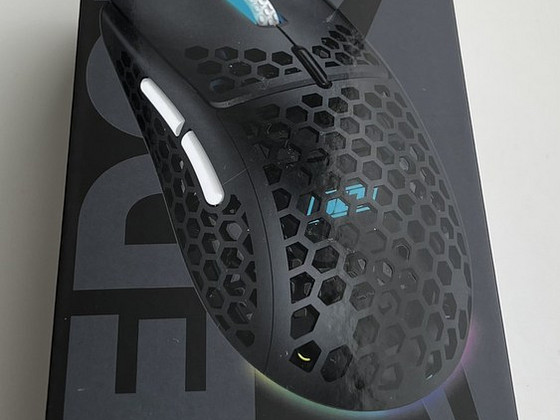 JLT Edge Wireless Super Light Mouse Black / White