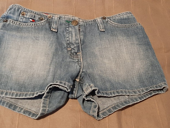 TOMMY HILFIGER šortsid,s.10 või S