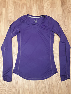 Nike trennisärk pikkade varukatega XS suurus NAGU UUS (1 foto / 3)