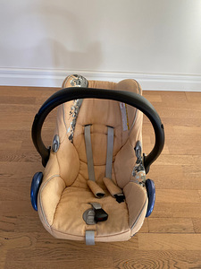 Maxi-Cosi Cabrio turvahäll + Easy Fix alus (3 foto / 4)