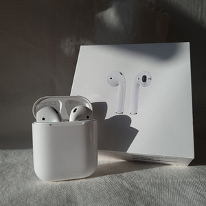 AirPods 2 (1 фото из 4)