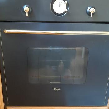 Продам электрическую духовку Whirlpool, 90 euro.