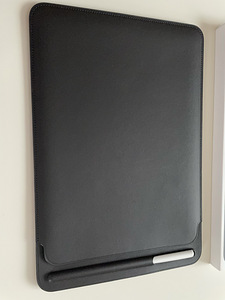 Kaitseümbris Apple iPad Pro 10.5 Leather Sleeve Black (4 foto / 5)