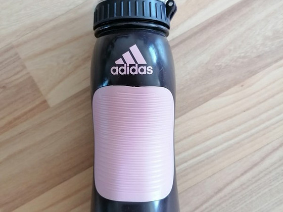 Adidas joogipudel kaanega