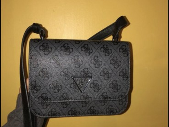 Сумка GUESS