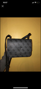 Сумка GUESS (1 фото из 3)