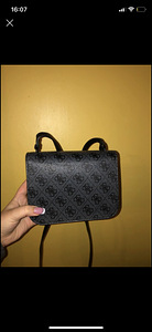 Сумка GUESS (2 фото из 3)