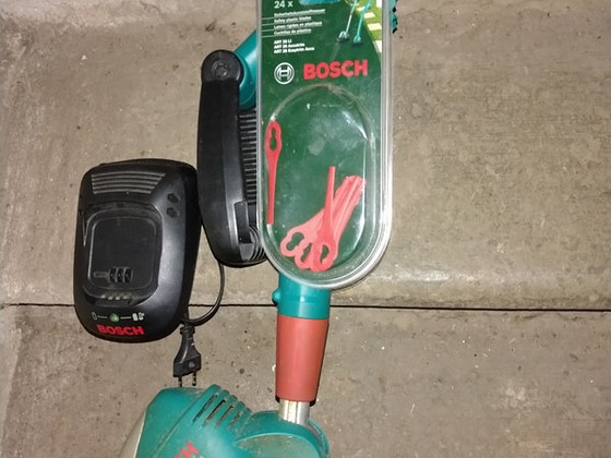 BOSCH trimmer (ilma akuta)
