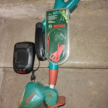BOSCH trimmer (ilma akuta)