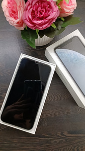 iPhone хр 128гб (1 фото из 3)
