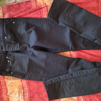 Õhukesed mustad püksid.suurusele 34.xs
