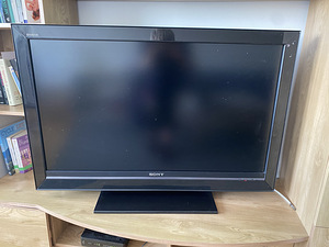 Sony телевизор (3 фото из 3)