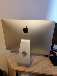 iMac Конец 2015 21 ' (1 фото из 3)