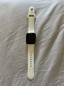 Apple Watch 4 series 40mm (1 foto / 3)