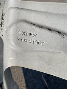 Mercedes-Benz ML/GL/R klassi 20” valuveljed (6 foto / 7)