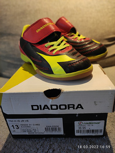 Diadora s.31.5 бутсы для зала (1 фото из 2)