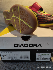 Diadora s.31.5 бутсы для зала (2 фото из 2)