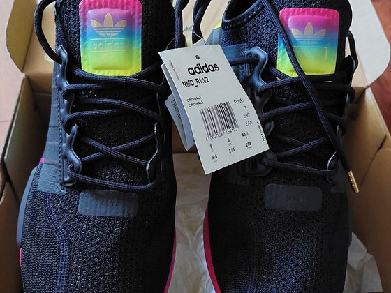 ADIDAS NMD_R1.V2