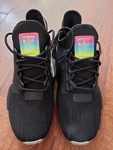 ADIDAS NMD_R1.V2 (3 фото из 7)