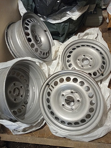 Müüa 16" metallveljed. Muugil 16 rat (4 foto / 4)
